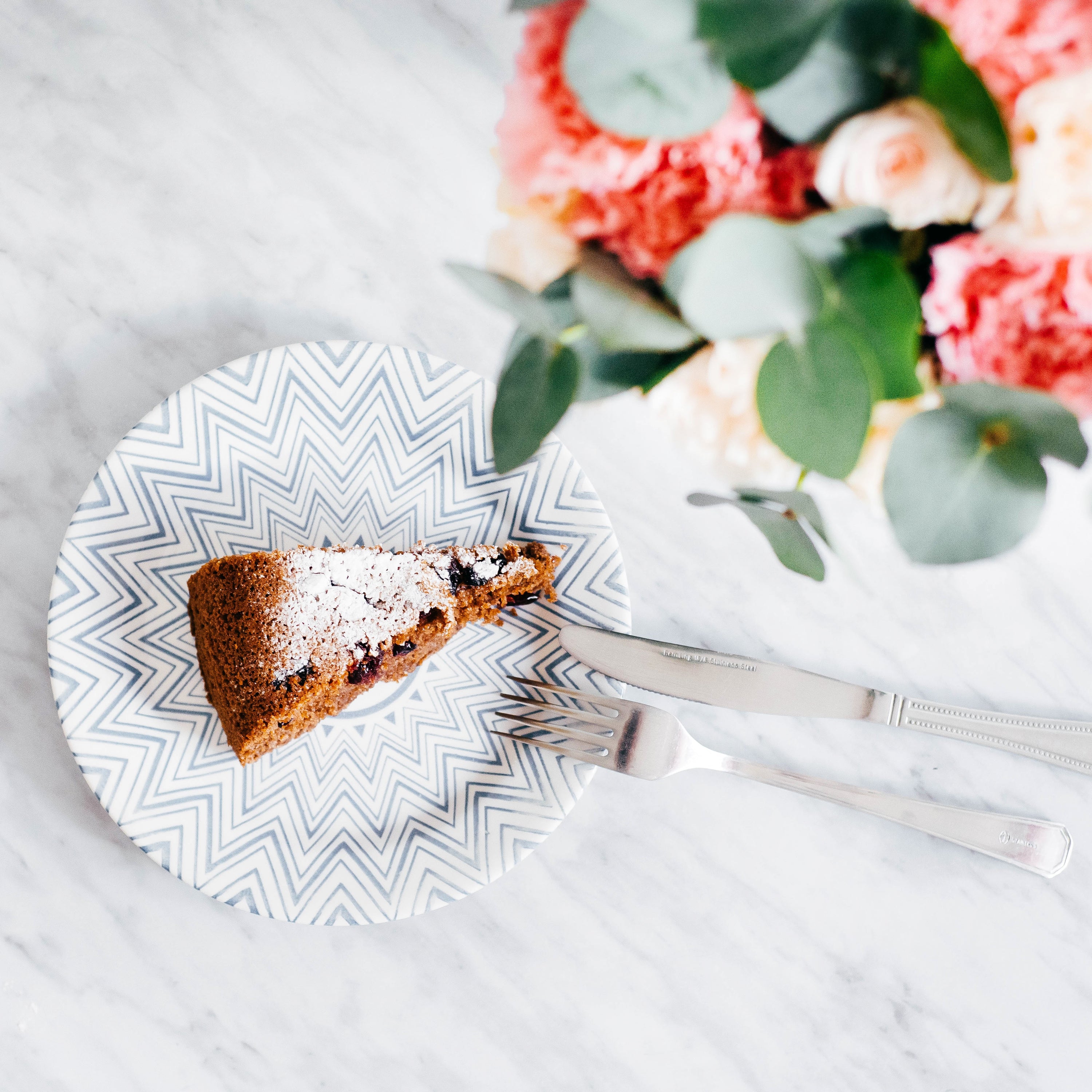 OUTSMART YOUR FOOD CRAVINGS