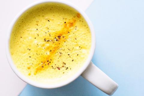 HERE'S WHY EVERYONE IS OBSESSED WITH TURMERIC