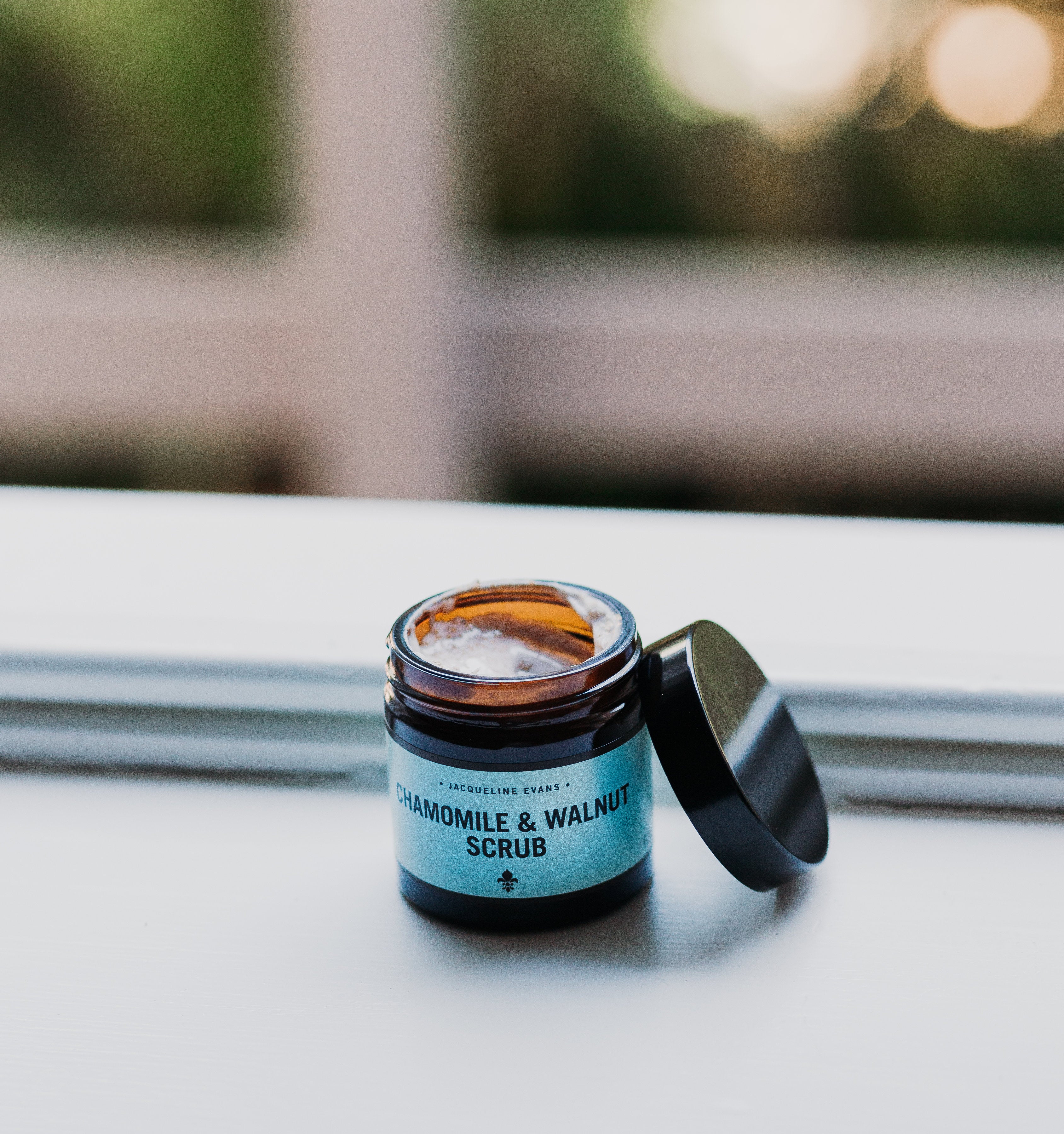Chamomile &amp; Walnut Scrub